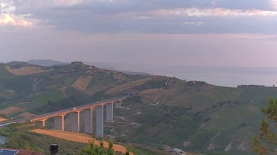 immagine della webcam nei dintorni di Canzano: webcam Foggetta
