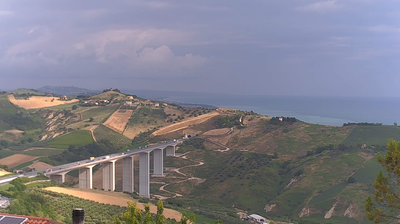 immagine della webcam nei dintorni di Morro d'Oro: webcam Foggetta