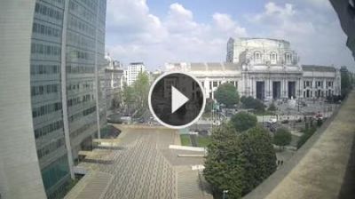 immagine della webcam nei dintorni di Milano Conca del Naviglio: webcam Milano Stazione Centrale