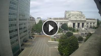immagine della webcam nei dintorni di Milano San Gottardo: webcam Milano Stazione Centrale