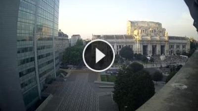 immagine della webcam nei dintorni di Milano Foro Bonaparte: webcam Milano Stazione Centrale