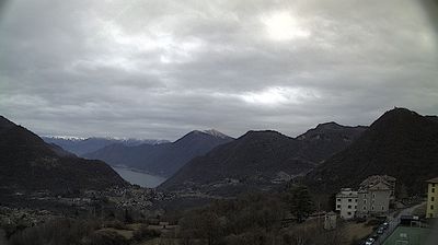 immagine della webcam nei dintorni di Pigra: webcam Casasco d'Intelvi