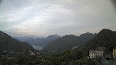 immagine della webcam nei dintorni di San Primo: webcam Casasco d'Intelvi