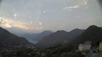 immagine della webcam nei dintorni di Cuasso al Monte: webcam Casasco d'Intelvi