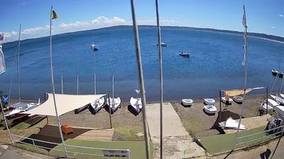 immagine della webcam nei dintorni di Marina di San Nicola: webcam Trevignano Romano