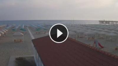 immagine della webcam nei dintorni di Marina Di Massa: webcam Tonfano