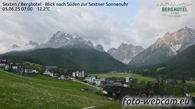 Preview delle webcam di Sesto: Berghotel - Blick nach Süden zur Sextner Sonnenuhr