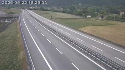 immagine della webcam nei dintorni di Brusson 2000 Estoul: webcam Issogne