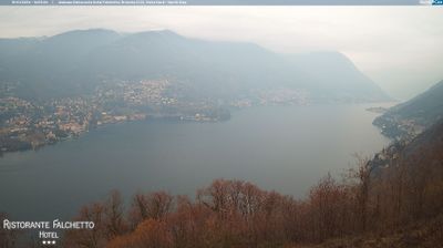 immagine della webcam nei dintorni di Capiago Intimiano: webcam Brunate