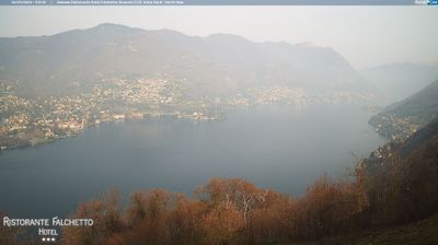 immagine della webcam nei dintorni di Capiago Intimiano: webcam Brunate