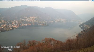 immagine della webcam nei dintorni di Capiago Intimiano: webcam Brunate