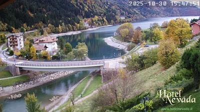 immagine della webcam nei dintorni di Carisolo: webcam Molveno