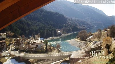 immagine della webcam nei dintorni di Cavedago: webcam Molveno