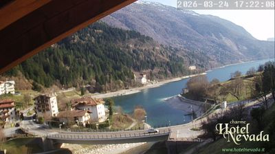 immagine della webcam nei dintorni di Sant'Antonio di Mavignola: webcam Molveno