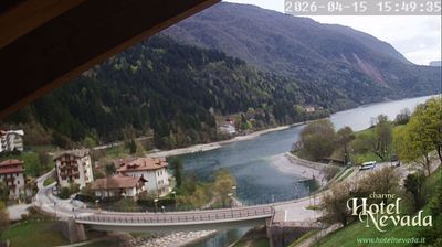 immagine della webcam nei dintorni di Monte Spinale: webcam Molveno