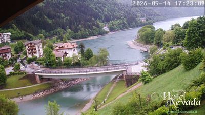 immagine della webcam nei dintorni di Carisolo: webcam Molveno