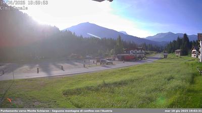 immagine della webcam nei dintorni di Monte Elmo: webcam San Pietro di Cadore