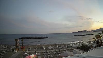 immagine della webcam nei dintorni di Isola di Vivara: webcam Monte di Procida