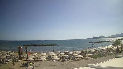 immagine della webcam nei dintorni di Marina di Lago Patria: webcam Monte di Procida
