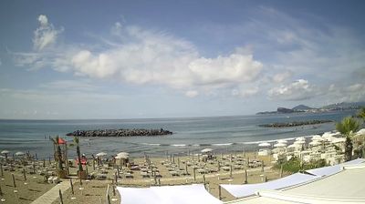 immagine della webcam nei dintorni di Ischitella Lido: webcam Monte di Procida