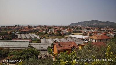 immagine della webcam nei dintorni di Pieve di Teco: webcam Diano Castello
