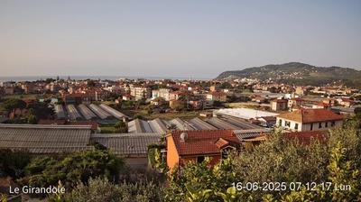 immagine della webcam nei dintorni di Imperia: webcam Diano Castello