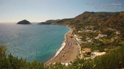 immagine della webcam nei dintorni di Marina di Lago Patria: webcam Barano d'Ischia