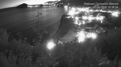 immagine della webcam nei dintorni di Ischitella Lido: webcam Barano d'Ischia
