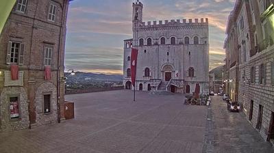 immagine della webcam nei dintorni di Castel Rigone: webcam Gubbio