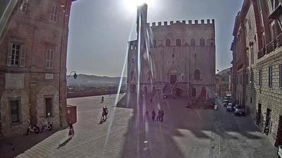 immagine della webcam nei dintorni di Castel Rigone: webcam Gubbio