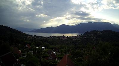 immagine della webcam nei dintorni di Castello Cabiaglio: webcam Brezzo di Bedero