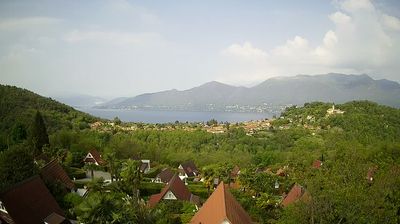 immagine della webcam nei dintorni di Maccagno con Pino e Veddasca: webcam Brezzo di Bedero