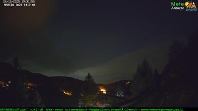 immagine della webcam nei dintorni di Lucoli: webcam Sante Marie