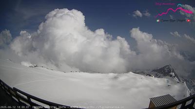 immagine della webcam nei dintorni di Chamois: webcam Punta Indren