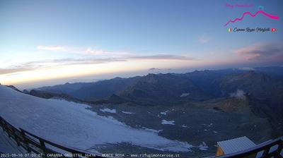 immagine della webcam nei dintorni di Cervinia Cime Bianche Laghi: webcam Punta Indren