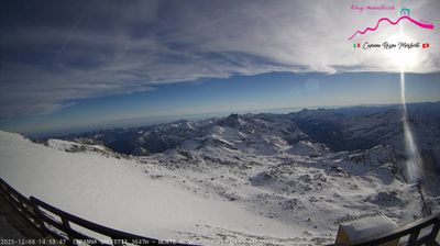 immagine della webcam nei dintorni di Rifugio Quintino Sella: webcam Punta Indren