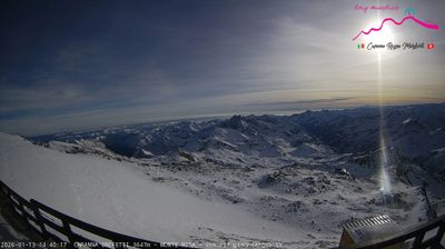 immagine della webcam nei dintorni di Cervinia Plan Maison: webcam Punta Indren