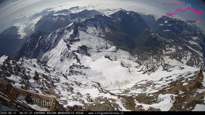 immagine della webcam nei dintorni di Cervinia Cime Bianche Laghi: webcam Capanna Margherita