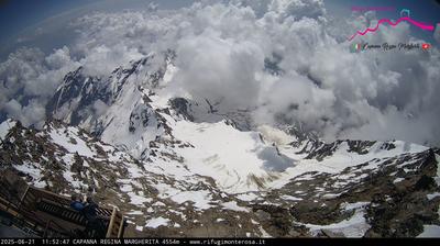 immagine della webcam nei dintorni di Rifugio Quintino Sella: webcam Capanna Margherita