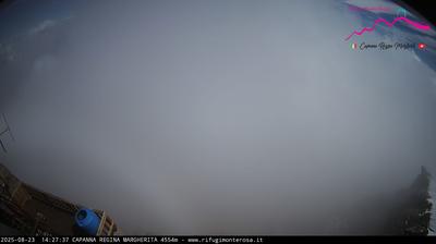immagine della webcam nei dintorni di Punta Indren: webcam Capanna Margherita
