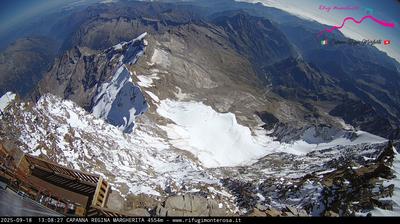 immagine della webcam nei dintorni di Rifugio Boffalora Ticino: webcam Capanna Margherita