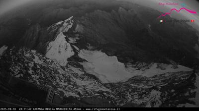 immagine della webcam nei dintorni di Alpe Campo di Rimasco: webcam Capanna Margherita