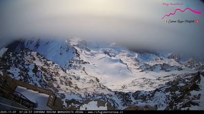 immagine della webcam nei dintorni di Alagna Valsesia: webcam Capanna Margherita