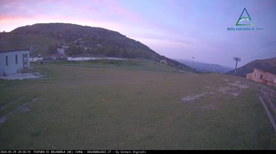 immagine della webcam nei dintorni di Castelluccio Norcia: webcam Pintura di Bolognola