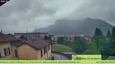 immagine della webcam nei dintorni di Suello: webcam Valmadrera