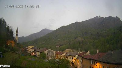 immagine della webcam nei dintorni di Lavarone: webcam Arsiero