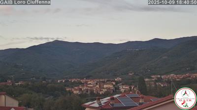 immagine della webcam nei dintorni di Caprese Michelangelo: webcam Loro Ciuffenna