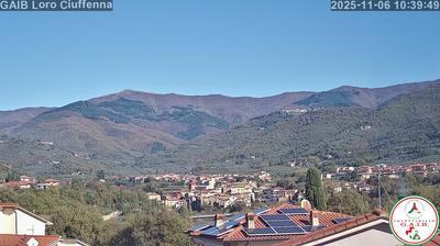 immagine della webcam nei dintorni di Reggello: webcam Loro Ciuffenna