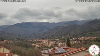 immagine della webcam nei dintorni di Castiglion Fiorentino: webcam Loro Ciuffenna