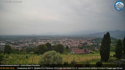 immagine della webcam nei dintorni di Rucas di Bagnolo: webcam San Pietro Val Lemina
